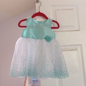 I am selling a very formal children’s dress. Size 12T.